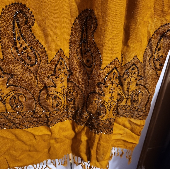 Beautiful Indian Pashmina Paisley Scarf. - Picture 2 of 3